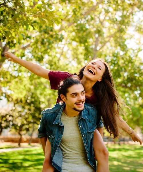 Coaching en amour - lovence - couple heureux